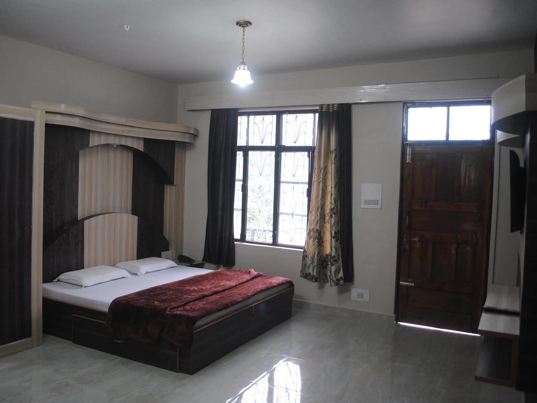 Dharamkot Inn Dharamshala Bagian luar foto